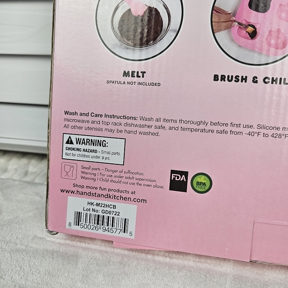 HELLO KITTY Make Your Own Hot Chocolate Bombs Set - Picture 8 of 12